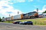 CSX 462 on M-217